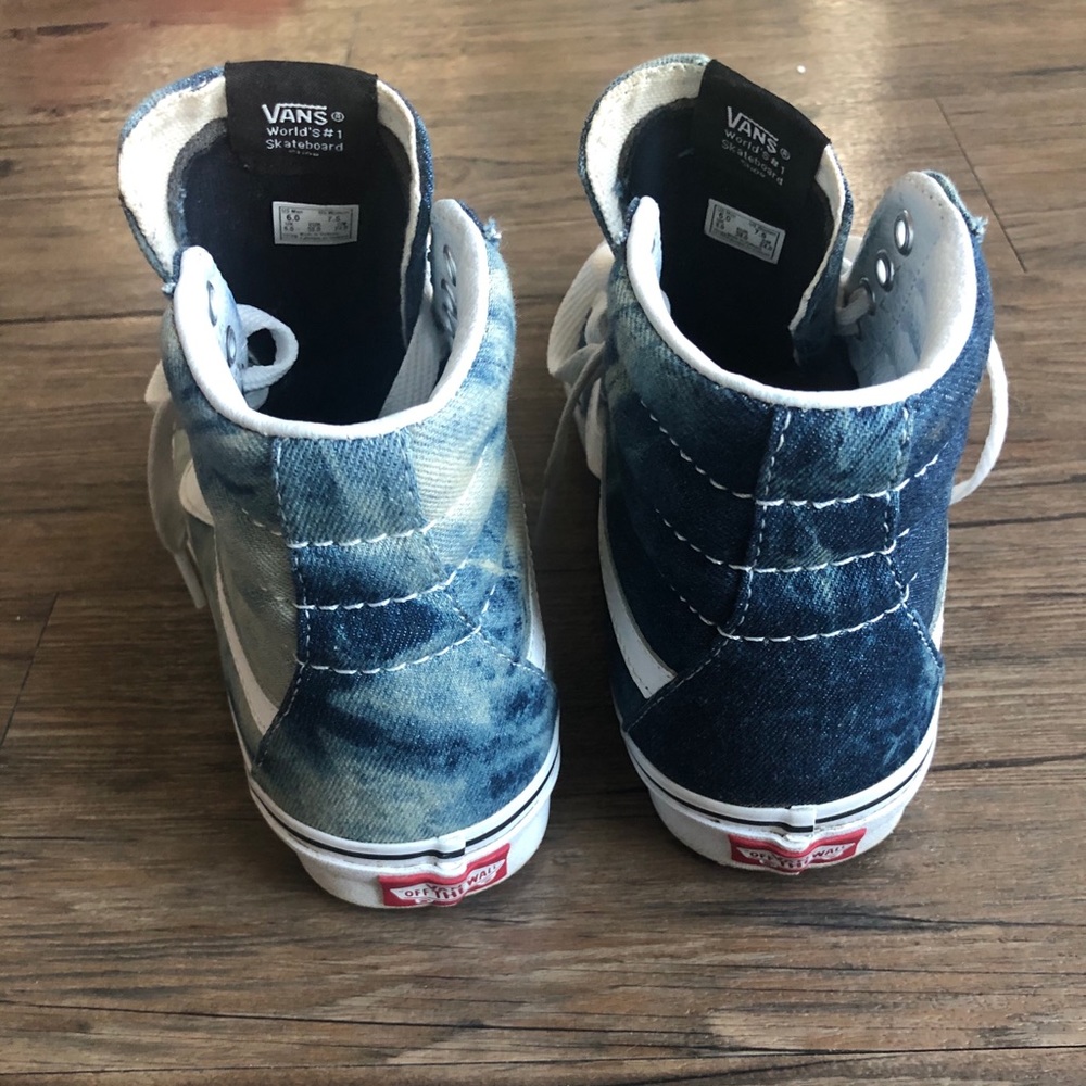 Sneakers - Picture 3 of 5
